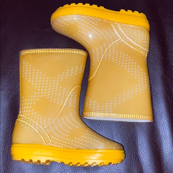 burberry boots mens yellow